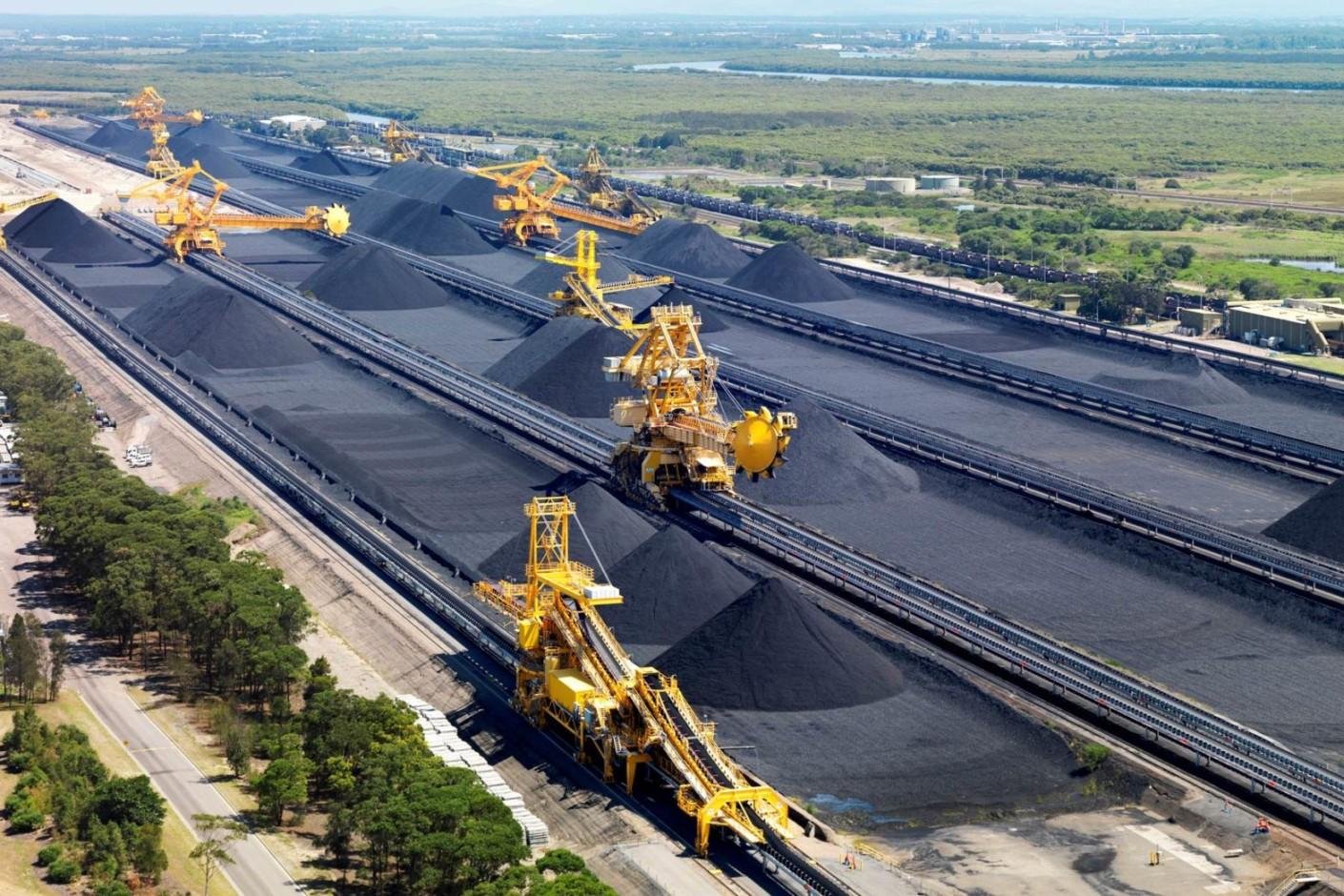 Aktivitas Produksi di Mining Site